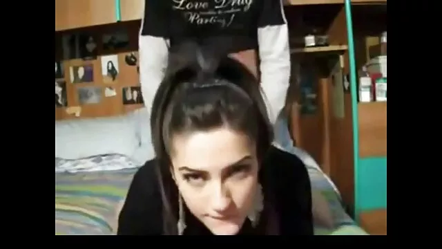 پورنو بدون ثبت نام  بابانوئل در روز سال نو دو دختر جوان را صید می کند. فیلم کیرداخل کون