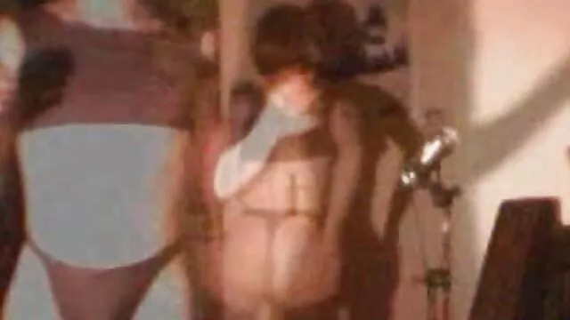 پورنو بدون ثبت نام  بیدمشک عکس کیر در کس وکون انگشت سبزه با یک dildo کوچک.