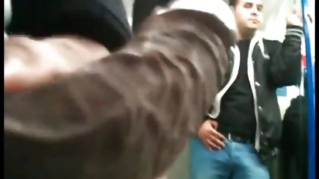 پورنو بدون ثبت نام  پیرمرد یک زن عکس سکسی کون کوس کیر روسی را صید می کند.