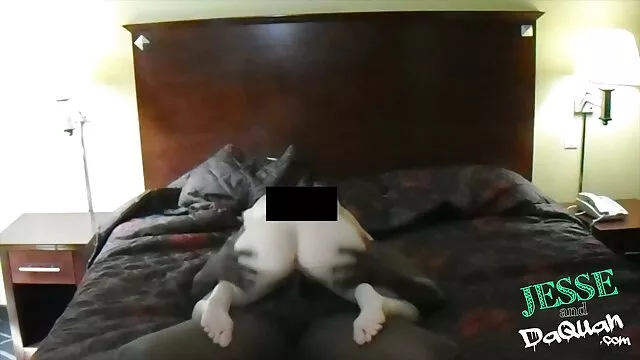 پورنو بدون ثبت نام  جینا مردی عکس کس و کیر سکسی را در موقعیت عقب نگه می دارد